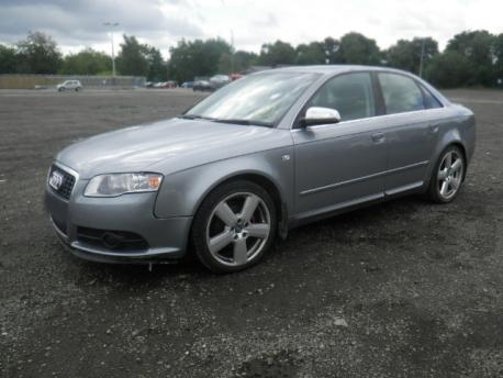 Breaking Audi A4  2005 to 2008 - 4.2 40v Petrol