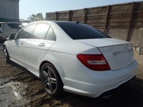 Breaking Mercedes-benz C Class  (W204 (SALOON) S204 (ESTATE) 2011 to 2014 - 3.5 24v Petrol 4 Door Saloon