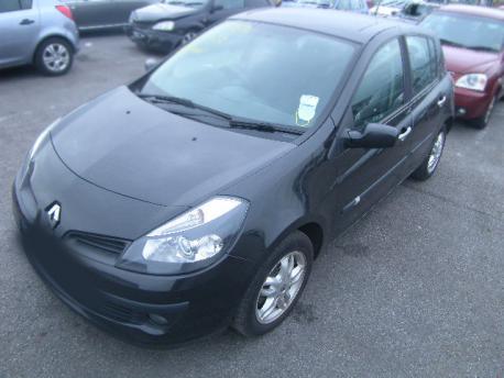 Breaking Renault Clio MK3 2001 to 2009 - 1.5 8v Diesel 5 Door Hatchback