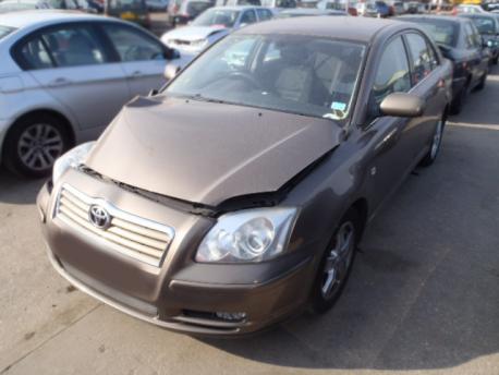 Breaking Toyota Avensis  1999 to 2003 - 2.0 16v Diesel