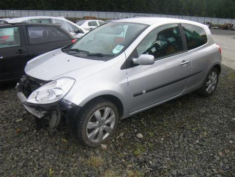 Breaking Renault Clio MK2 2001 to 2009 - 1.5 8v Diesel 3 Door Hatchback