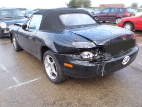 Breaking Mazda Mx-5 MK2 2001 to 2005 - 1.8 16v Petrol