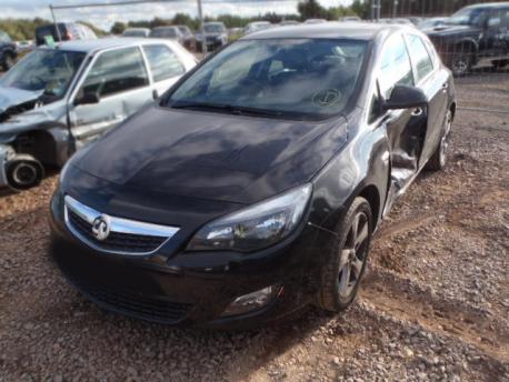 Breaking Vauxhall Astra MKVH 2004 to 2011 - 1.4 16v Petrol