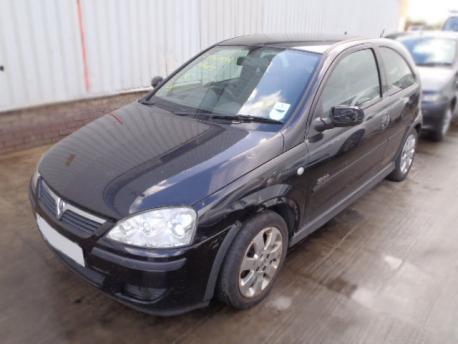 Breaking Vauxhall Corsa MKIIC (C) 2003 to 2006 - 1.4 16v Petrol 3 Door Hatchback