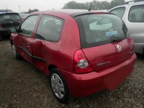 Breaking Renault Clio MK2 2001 to 2009 - 1.5 8v Diesel 3 Door Hatchback