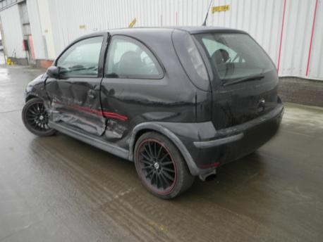 Breaking Vauxhall Corsa MKIIC (D) 2003 to 2006 - 1.3 16v Diesel 3 Door Hatchback