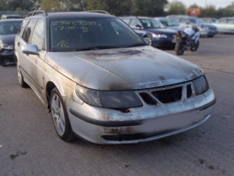 Breaking Saab 9-5  2001 to 2005 - 2.3 16v Petrol