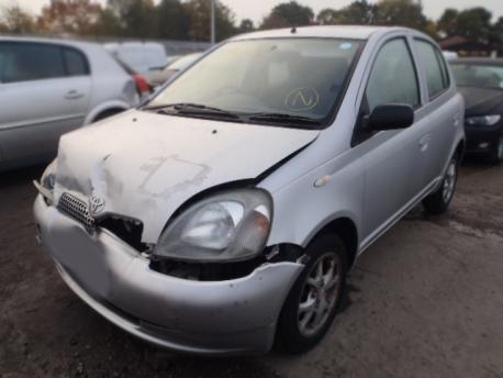 Breaking Toyota Echo  2002 to 2005 - 1.3 16v Petrol