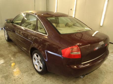 Breaking Audi A6   (4B) 2001 to 2004 - 4.2 40v Petrol 4 Door Saloon