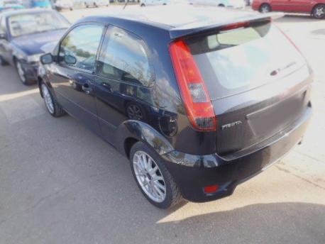 Breaking Ford Fiesta MK5 (B256/7) 2002 to 2005 - 1.6 16v Petrol 3 Door Hatchback