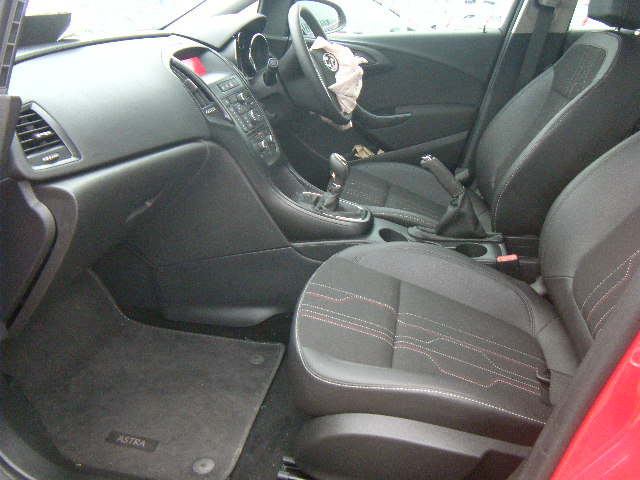 Breaking Vauxhall Astra MKVIJ 2009 to 2012 - 1.4 16v Petrol